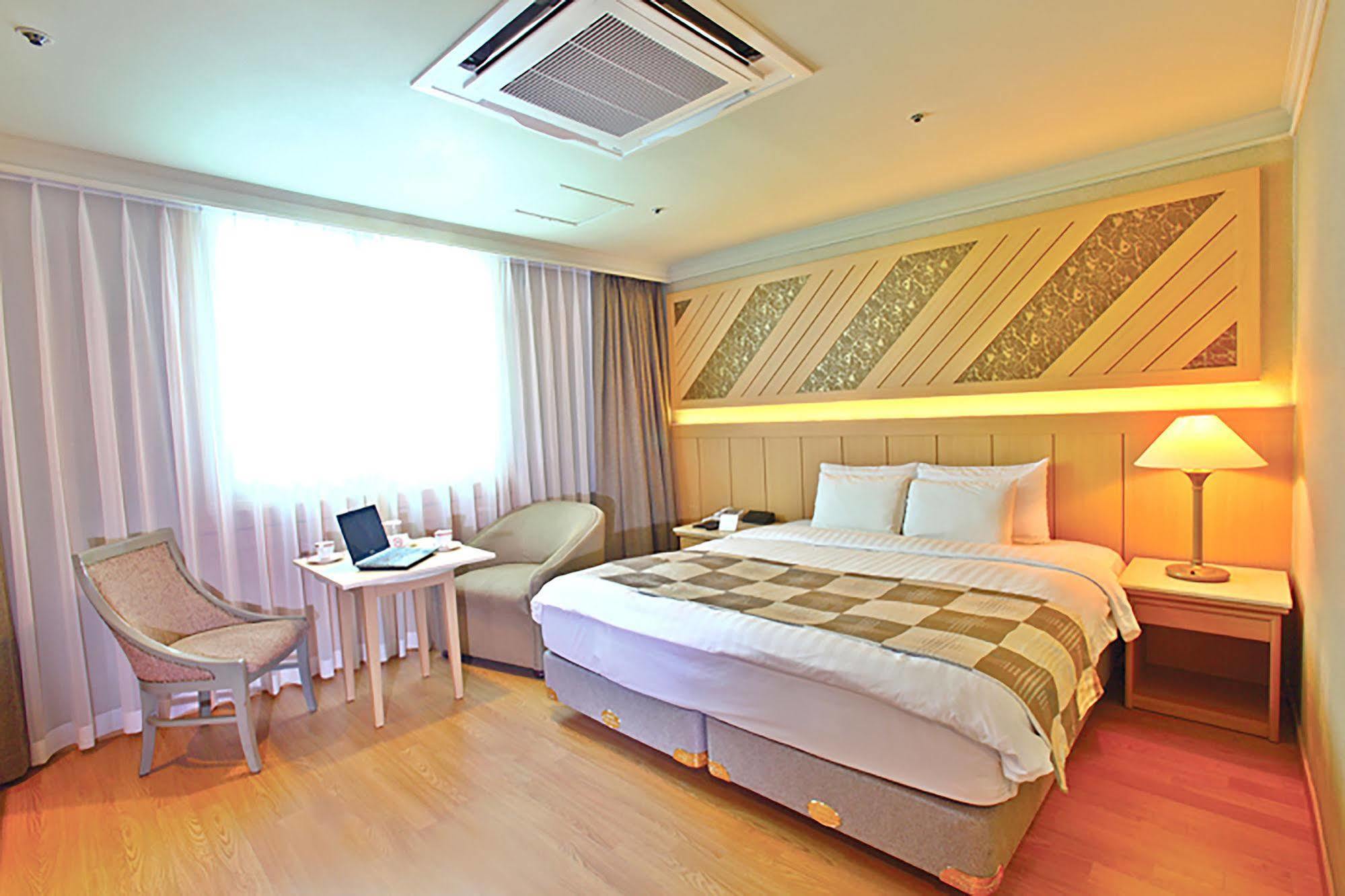 Hotel International Чангуон Екстериор снимка